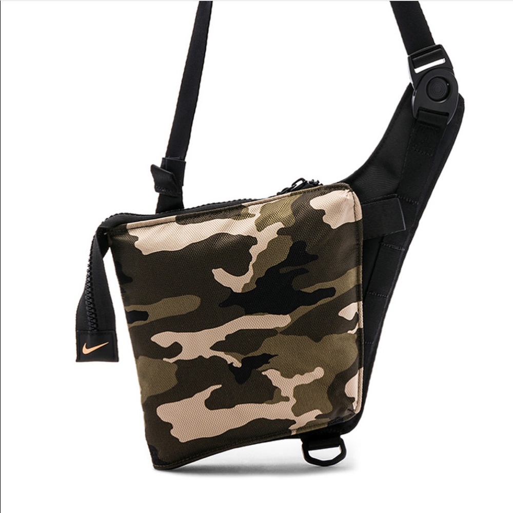 Air Max Smit Camo Clash Cross Body Bag